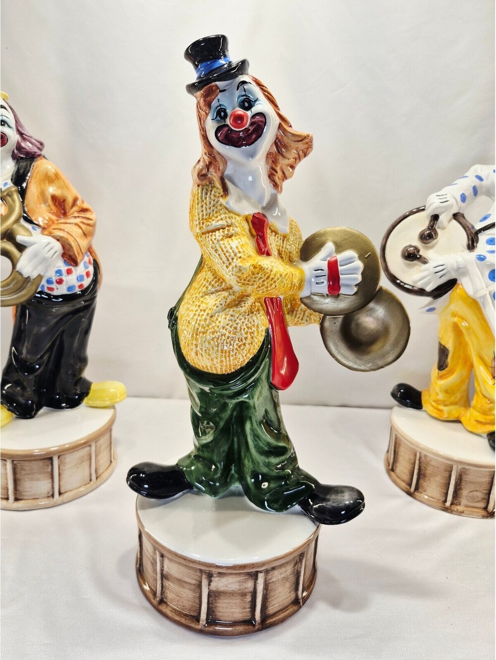Vintage CAPODIMONTE Clown - Yellow Shirt & Holding Cybals 18"